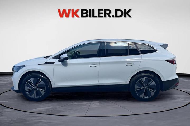 Hvid Skoda Enyaq fra 2024