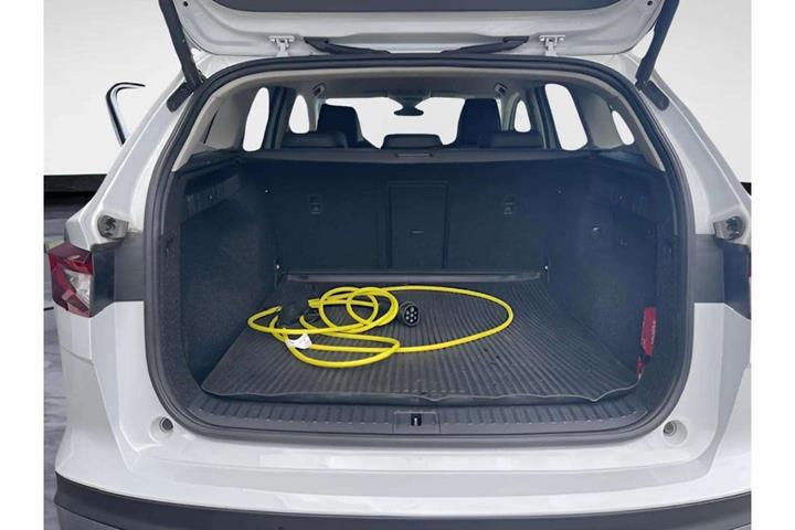 Hvid Skoda Enyaq fra 2024