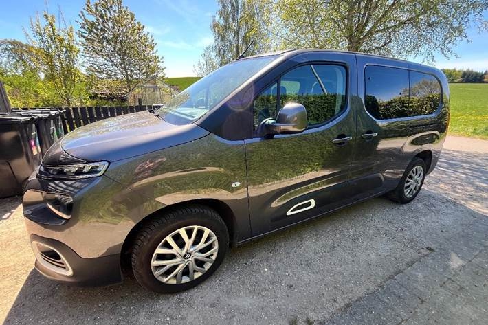 Grå Citroën Berlingo fra 2021