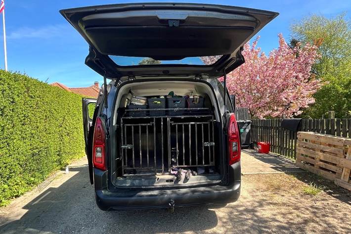 Grå Citroën Berlingo fra 2021