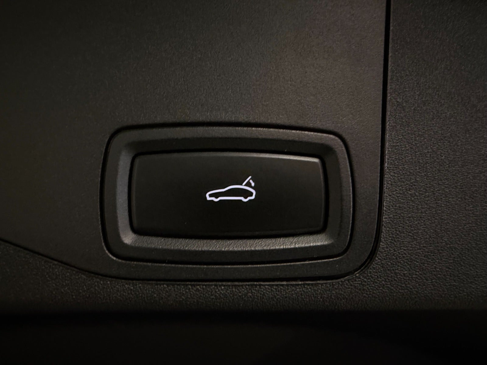 Grå Porsche Taycan fra 2023
