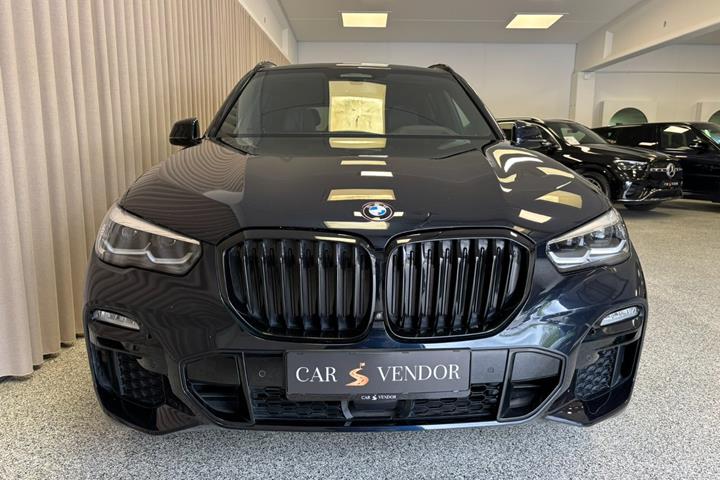 Sort BMW X5 fra 2020