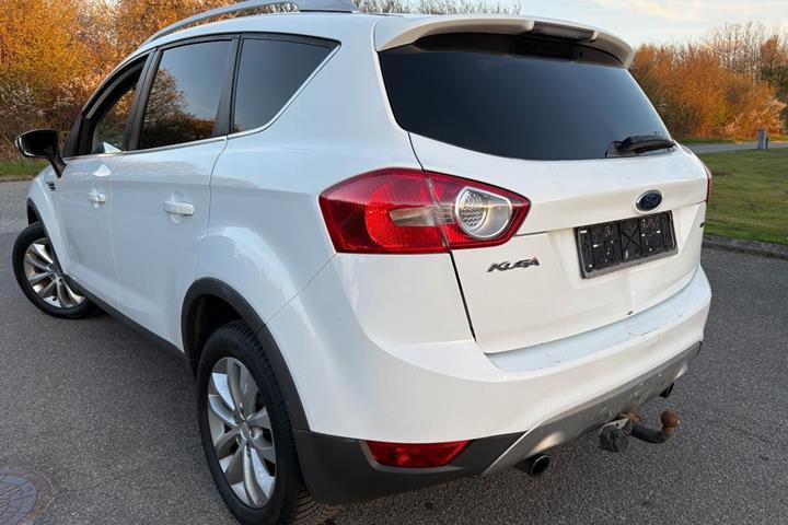 Hvid Ford Kuga fra 2009