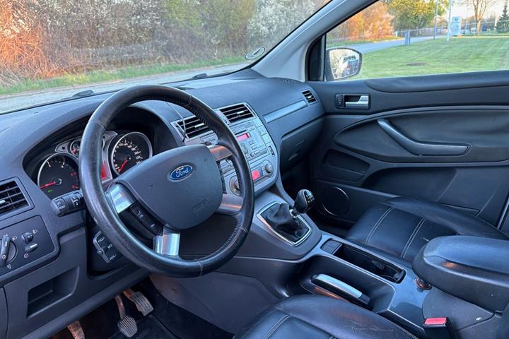 Hvid Ford Kuga fra 2009