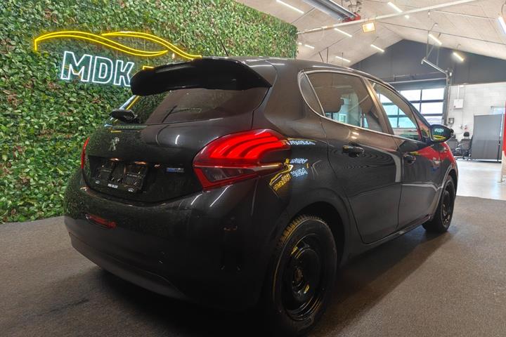 undefined Peugeot 208 fra 2016