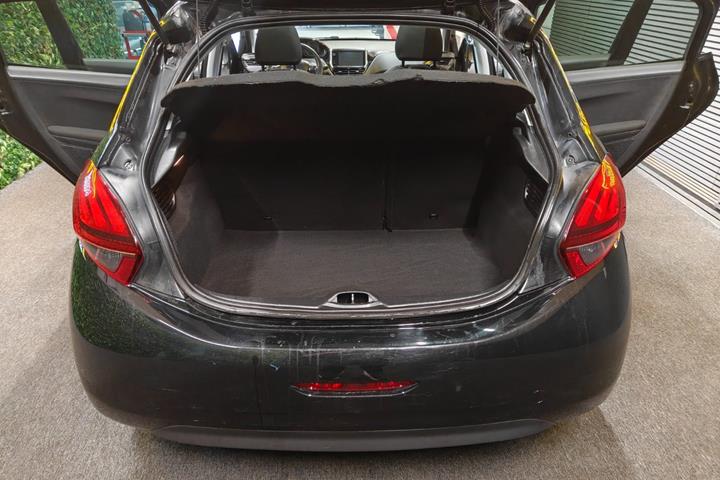 undefined Peugeot 208 fra 2016
