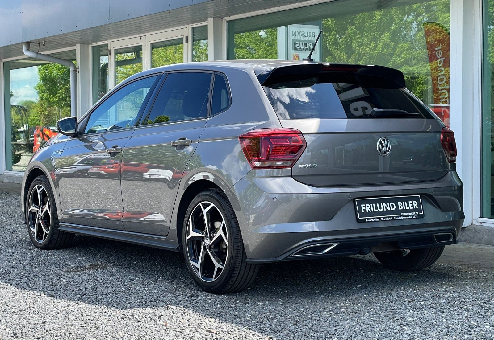 Grå VW Polo fra 2019