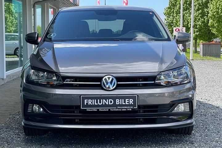 Grå VW Polo fra 2019