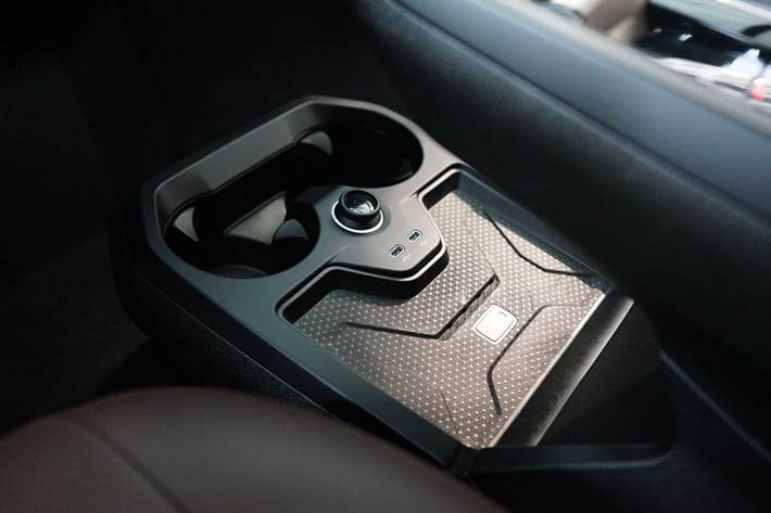 Sort BMW iX fra 2024