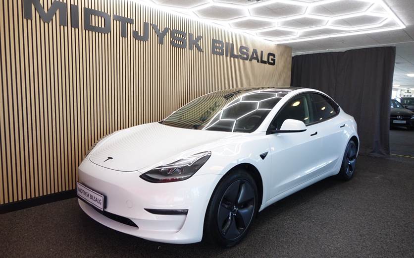 Tesla Model 3 Long Range AWD