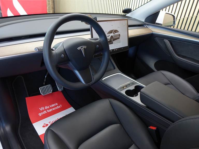 Tesla Model Y RWD