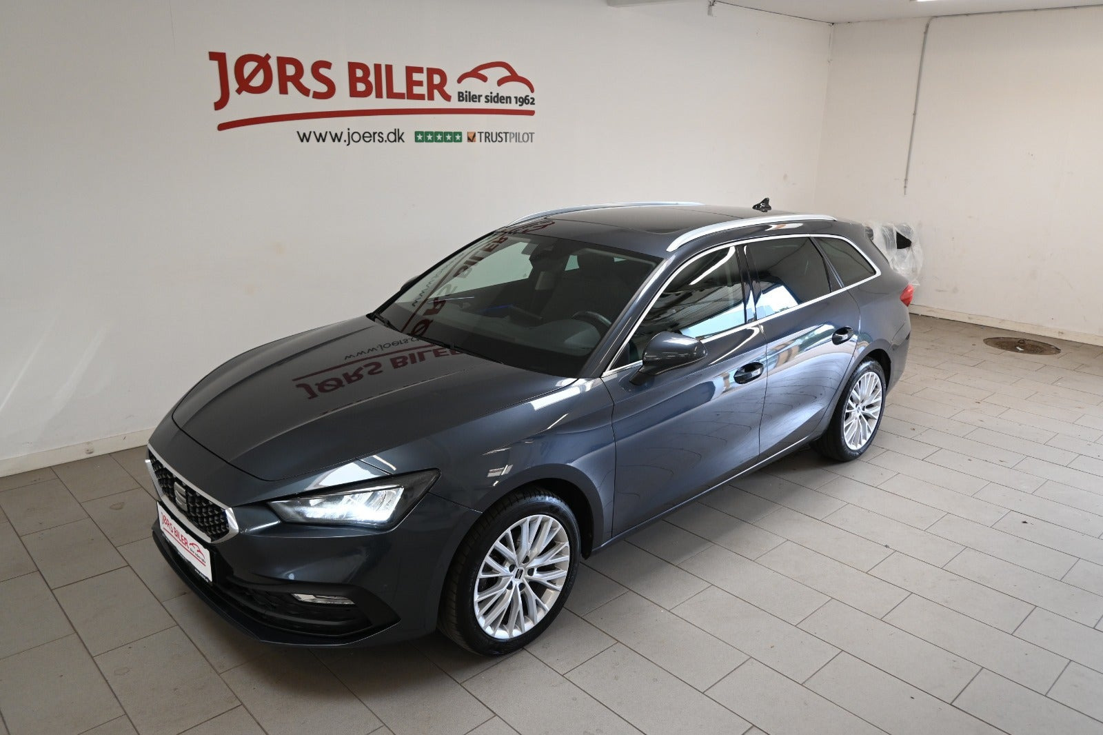 Grå Seat Leon fra 2021