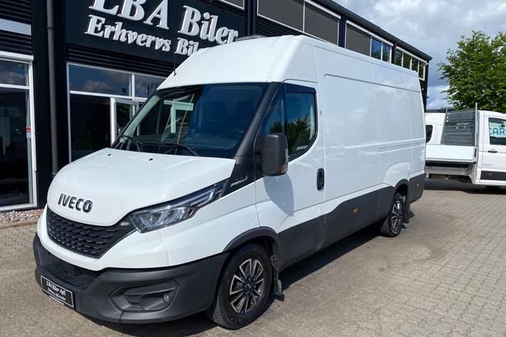 Hvid Iveco Daily fra 2021
