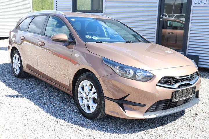 Brun Kia Ceed fra 2022