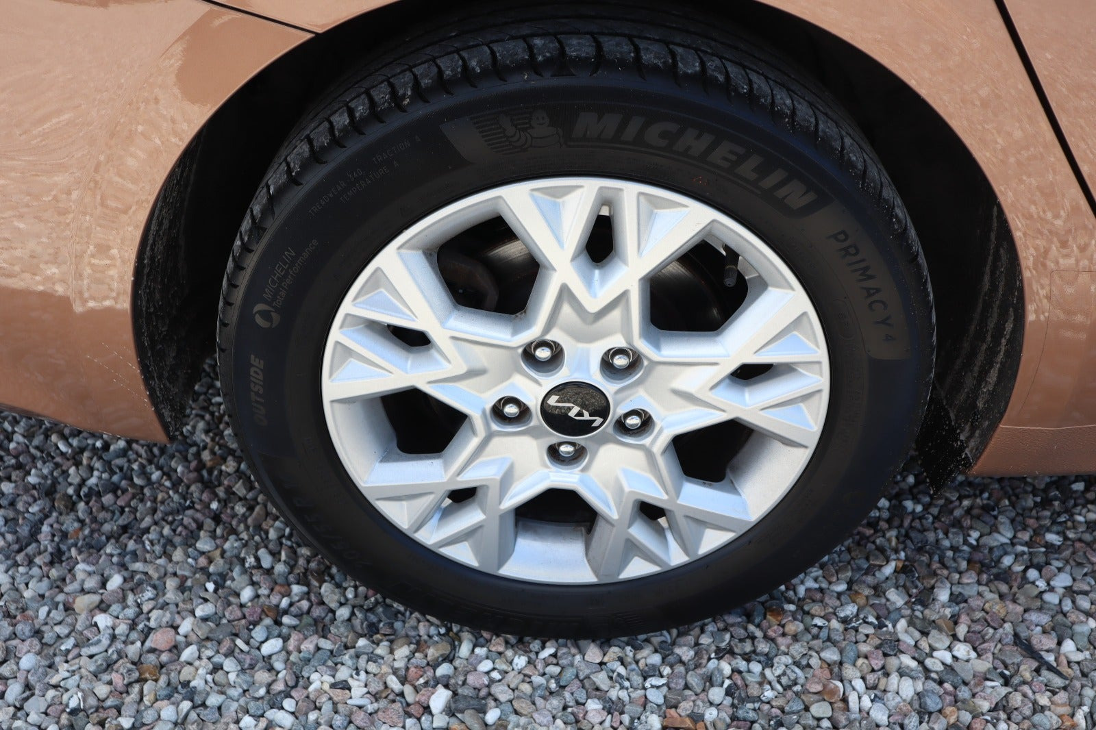 Brun Kia Ceed fra 2022