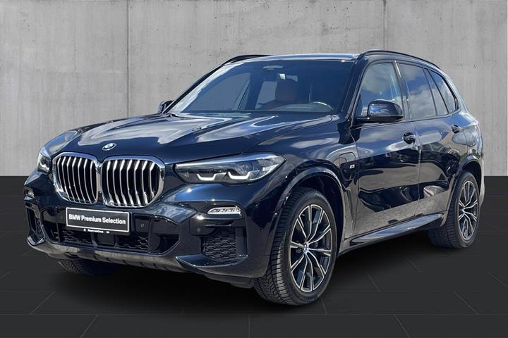 Sort BMW X5 fra 2021 set udefra