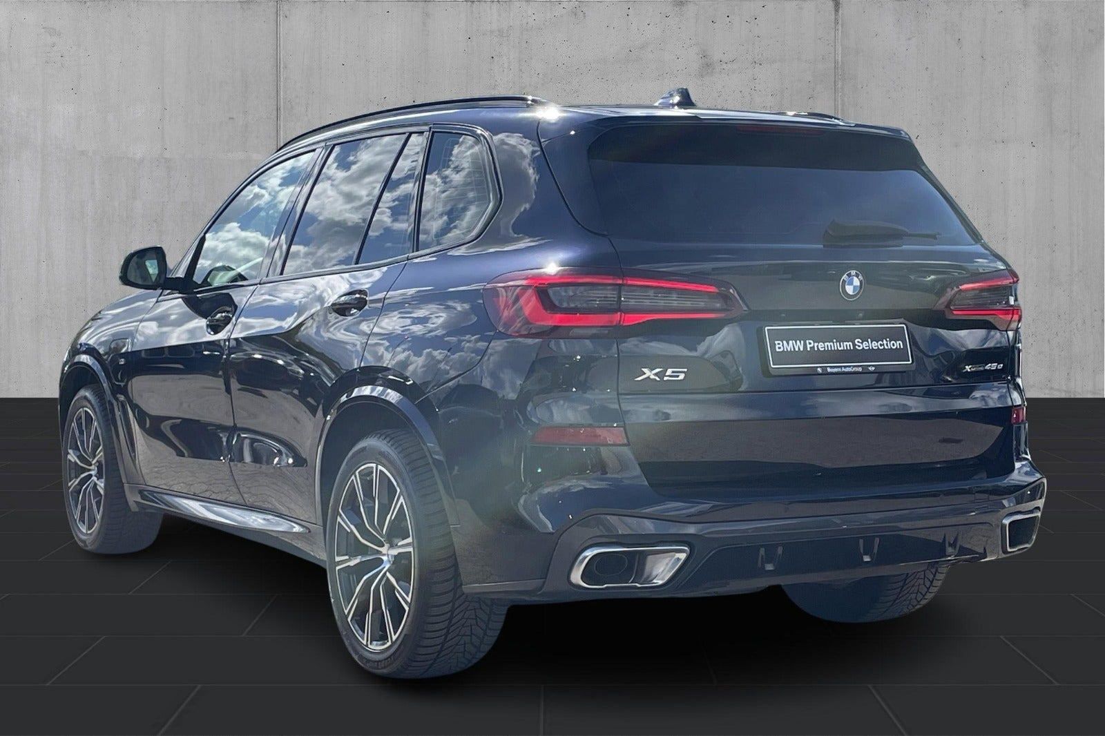 Sort BMW X5 fra 2021