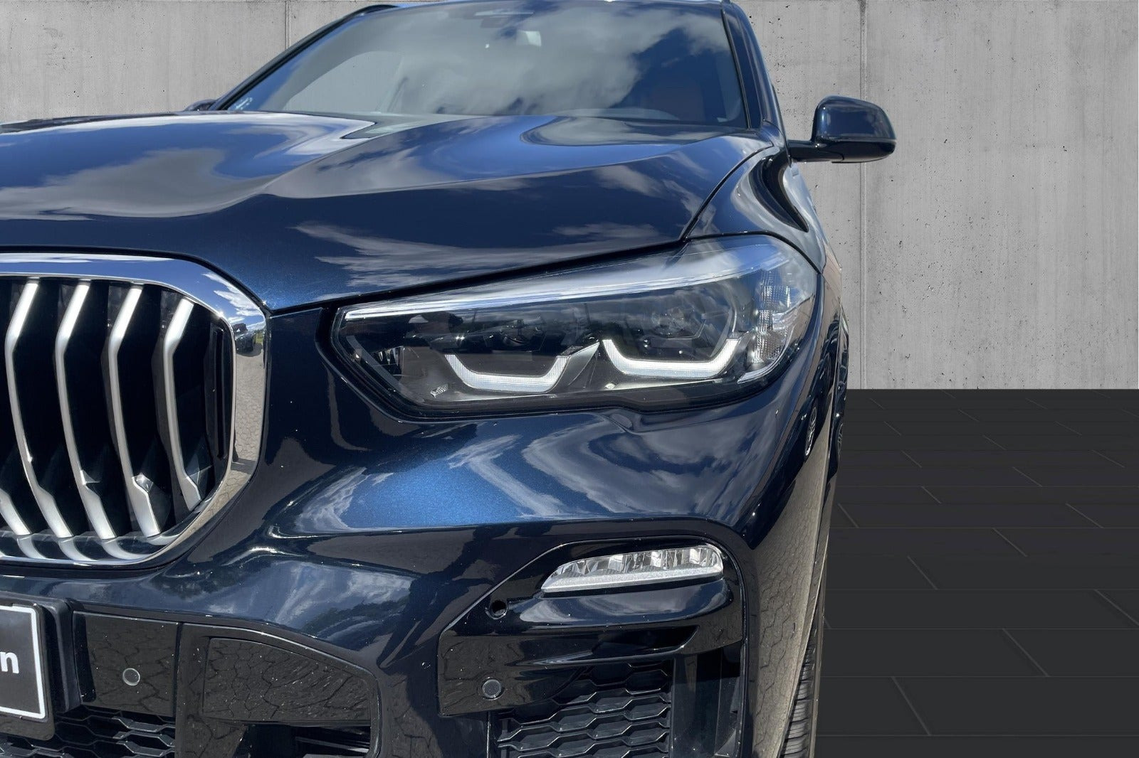 Sort BMW X5 fra 2021