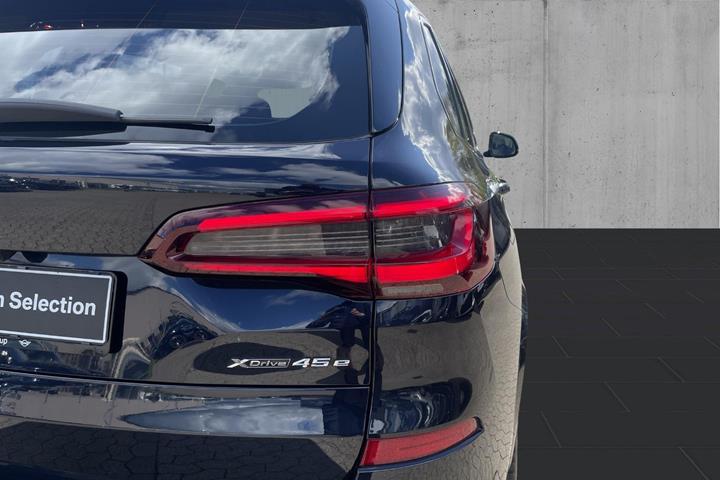 Sort BMW X5 fra 2021