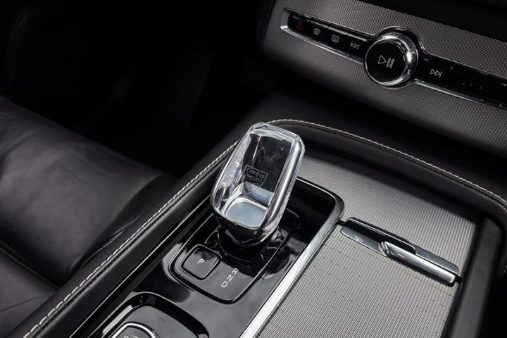 Hvid Volvo XC90 fra 2023
