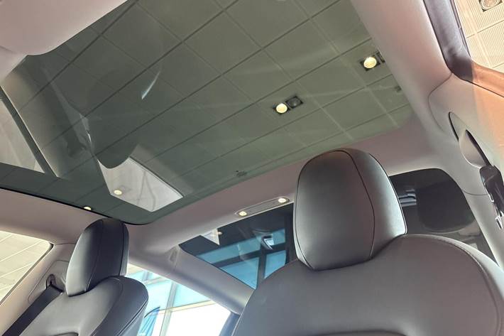 Hvid Tesla Model 3 fra 2020