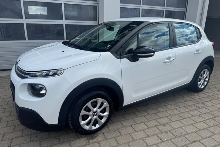 Hvid Citroën C3 fra 2020 set udefra