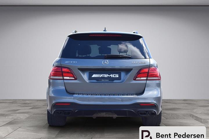 Grå Mercedes GLE63 AMG S fra 2017 set udefra