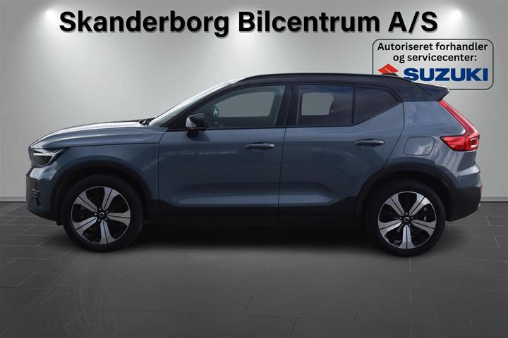 Grå Volvo XC40 fra 2023