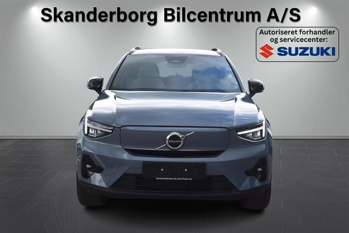 Grå Volvo XC40 fra 2023