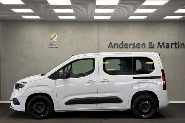 Hvid Opel Combo-e Life fra 2025