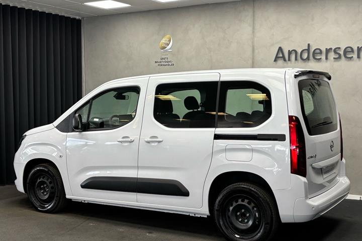 Hvid Opel Combo-e Life fra 2025