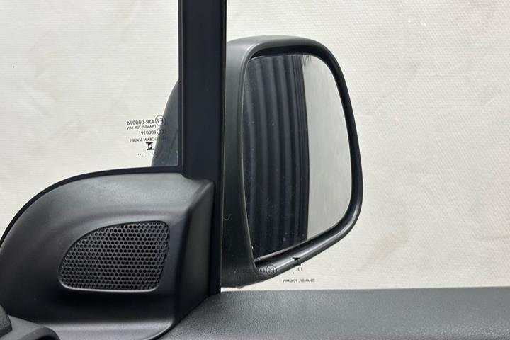 Hvid Opel Combo-e Life fra 2025