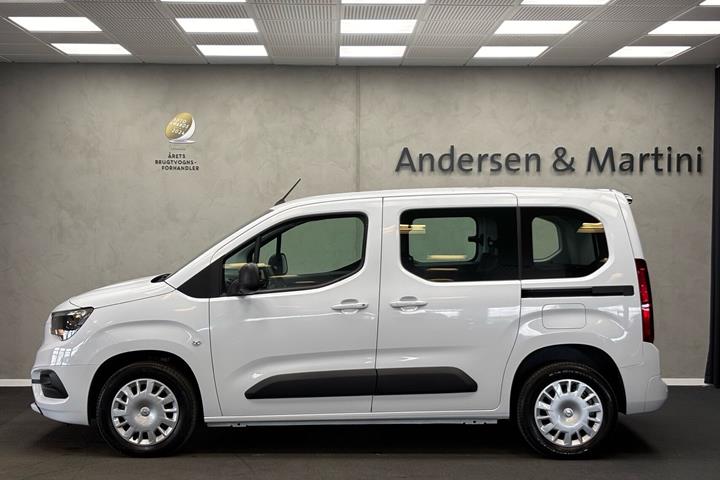 Hvid Opel Combo-e Life fra 2025