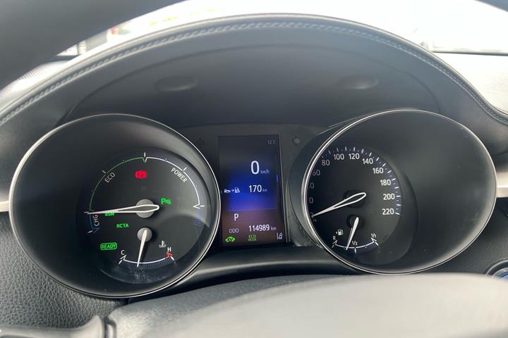Rød Toyota C-HR fra 2018