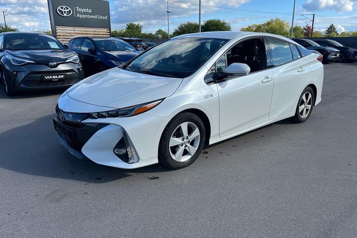 Hvid Toyota Prius Plug-in fra 2018