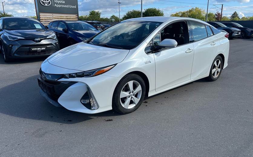 Toyota Prius Plug-in 1,8 Plugin-hybrid H3 122HK 5d Aut.