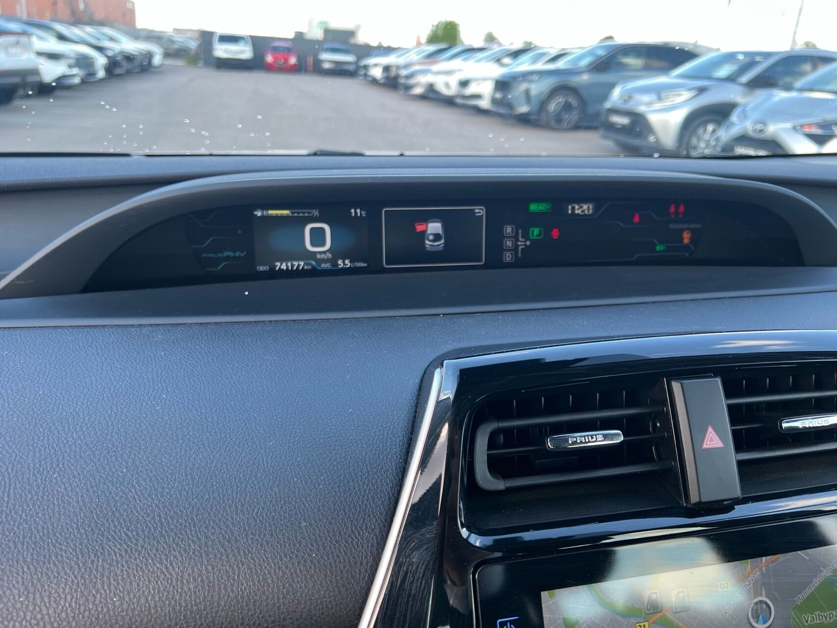 Hvid Toyota Prius Plug-in fra 2018