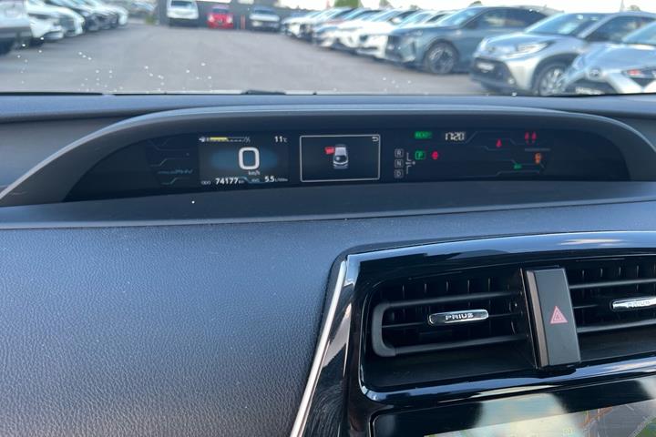 Hvid Toyota Prius Plug-in fra 2018