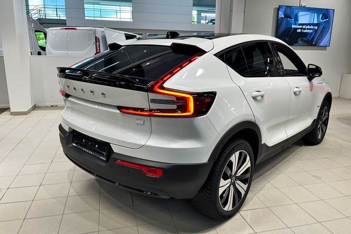 Hvid Volvo C40 fra 2023