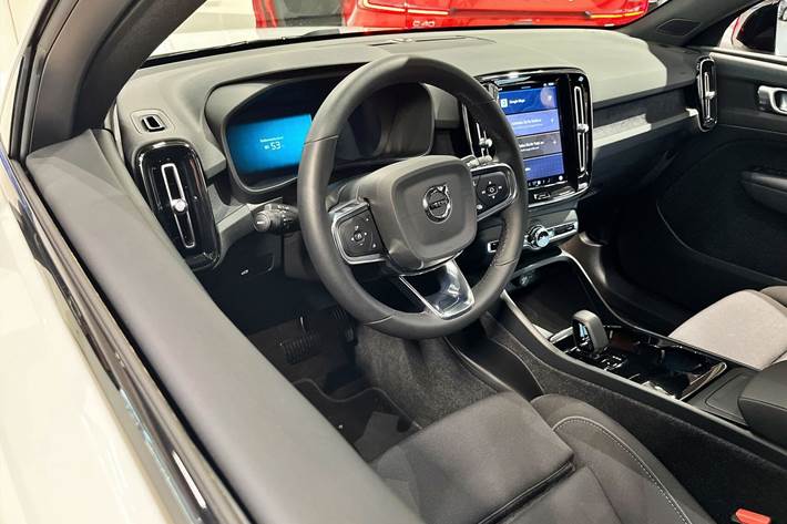 Hvid Volvo C40 fra 2023