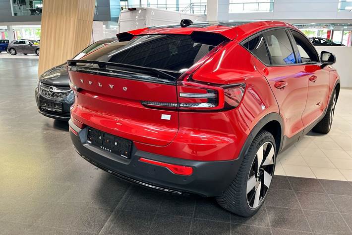 Rød Volvo C40 fra 2022