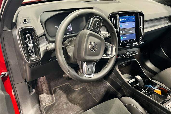 Rød Volvo C40 fra 2022