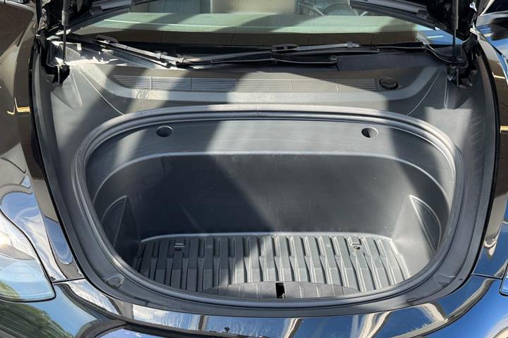Sort Tesla Model 3 fra 2023