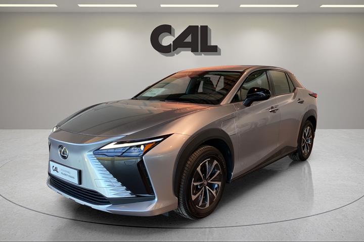 Sølv Lexus RZ fra 2025 set udefra