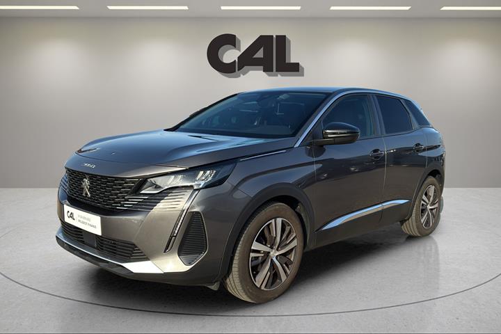 Grå Peugeot 3008 fra 2023 set udefra