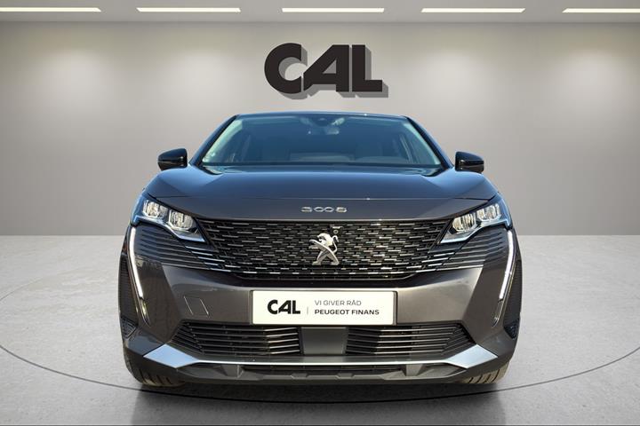 Grå Peugeot 3008 fra 2023