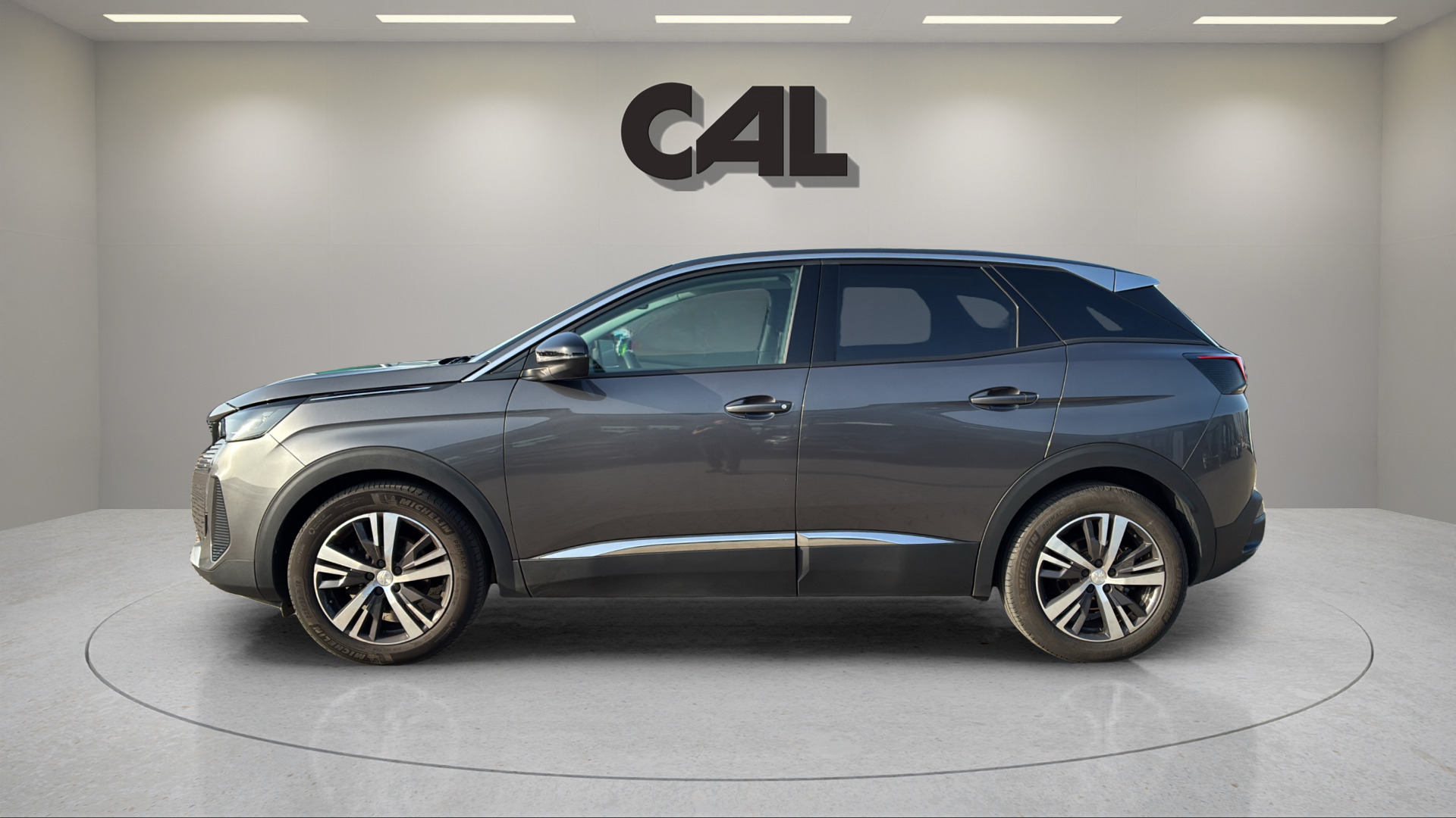 Grå Peugeot 3008 fra 2023