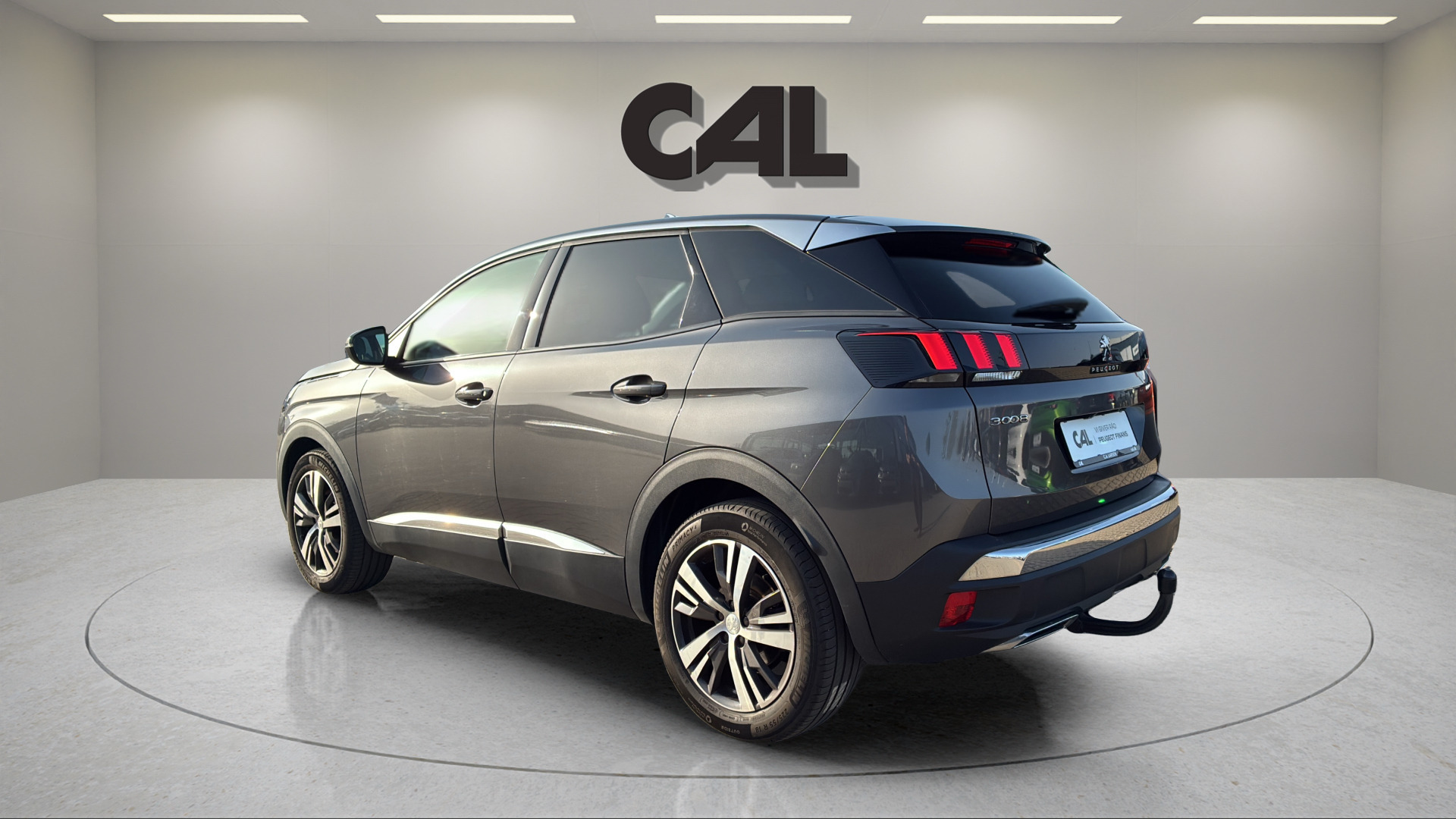 Grå Peugeot 3008 fra 2023