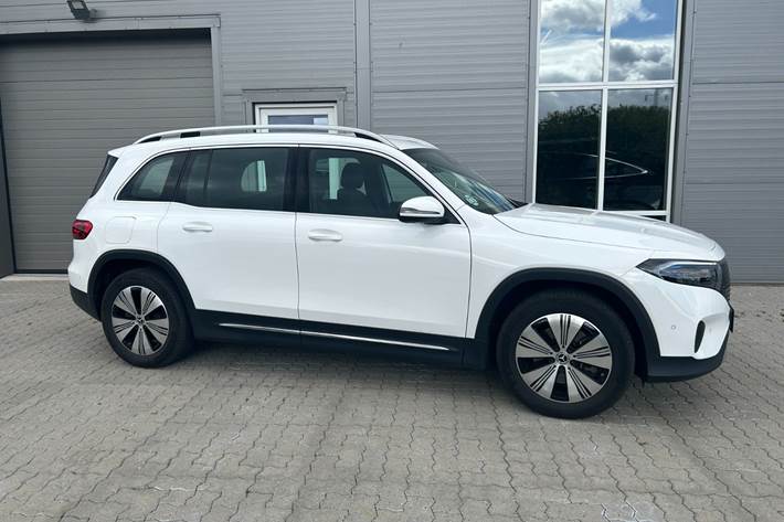 Hvid Mercedes EQB250+ fra 2024
