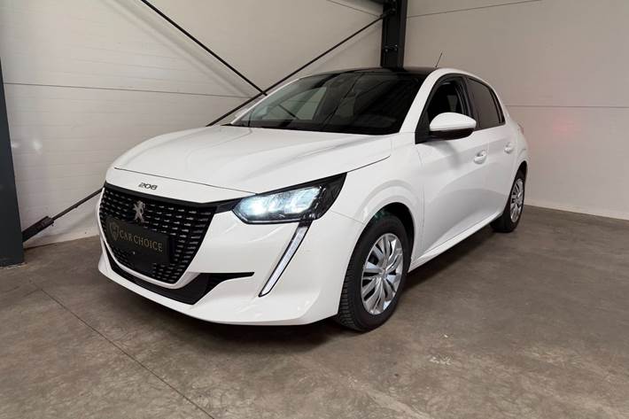 Hvid Peugeot 208 fra 2020 set udefra
